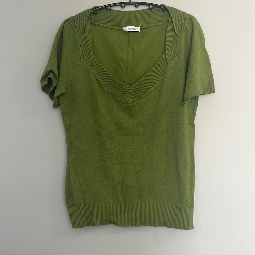 Green Ricki’s V-Neck Short Sleeve Top Medium